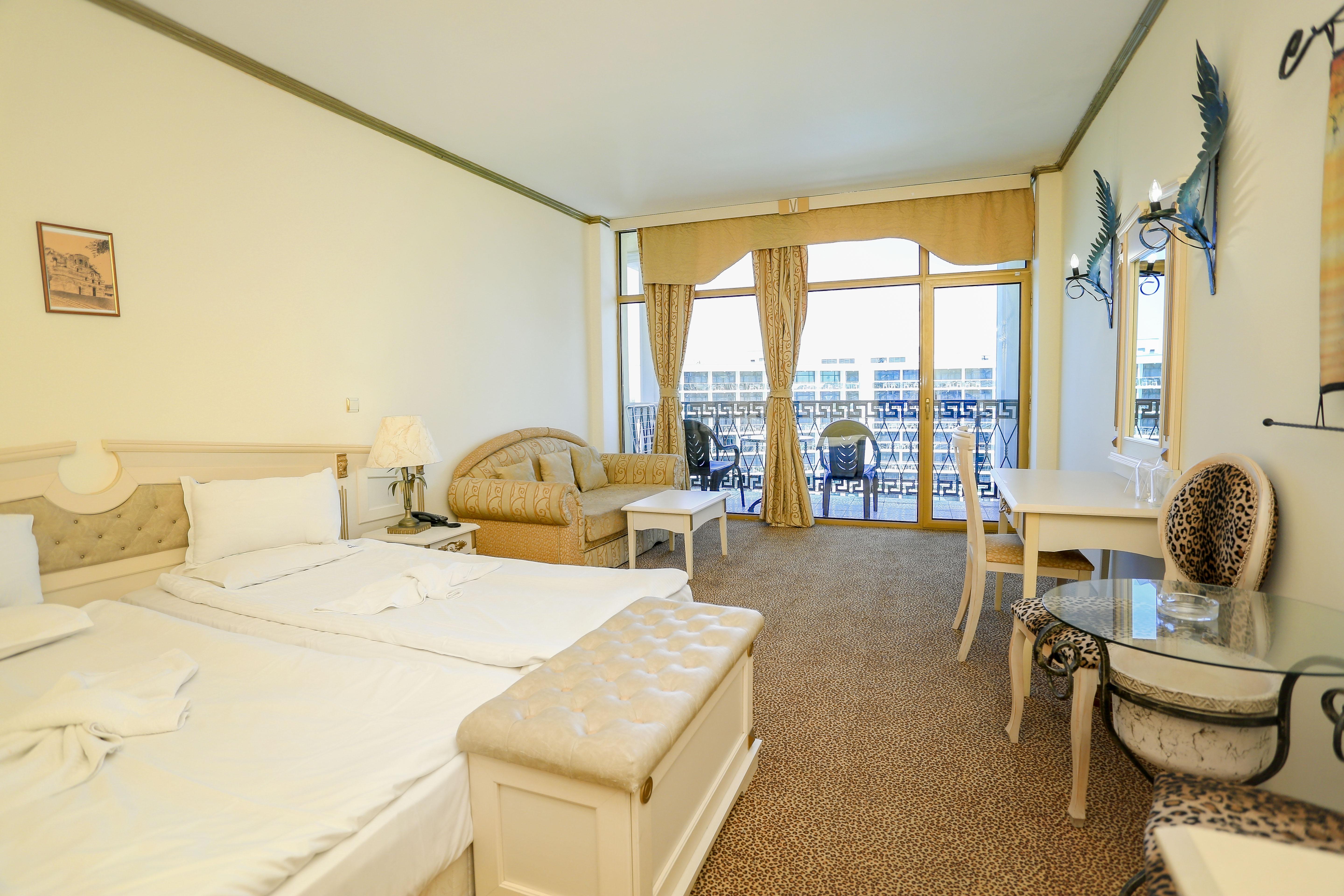 Imperial Palace Hotel サニービーチ エクステリア 写真 A room at the hotel