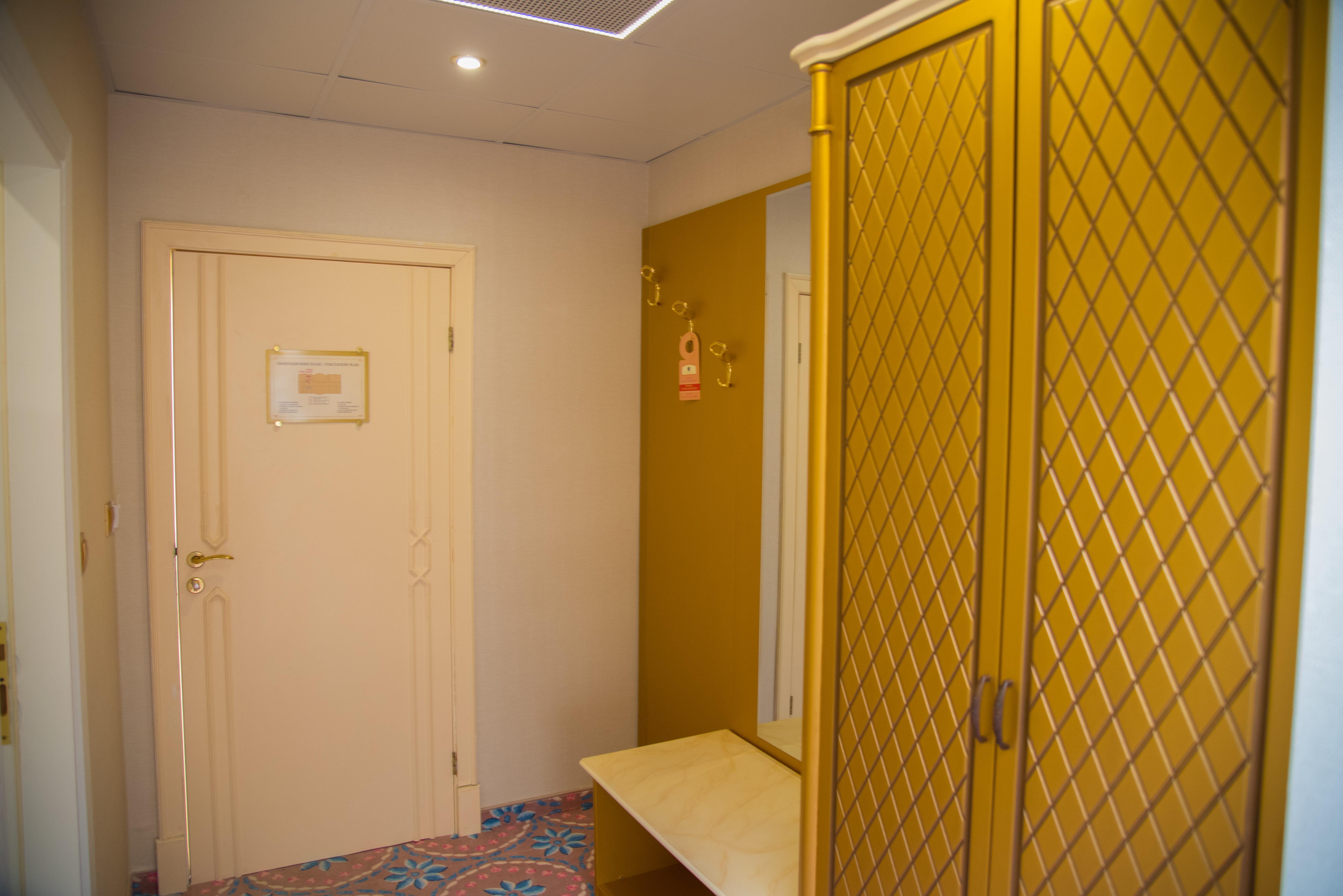 Imperial Palace Hotel サニービーチ エクステリア 写真 A room at the hotel