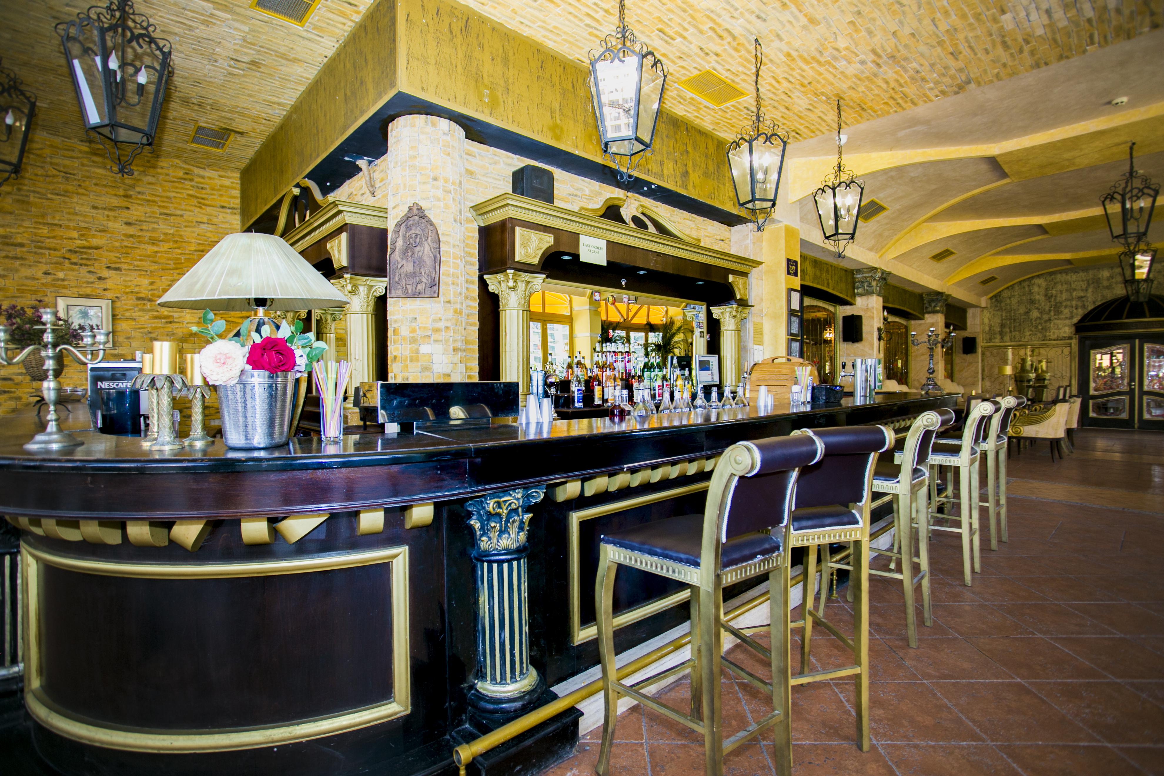 Imperial Palace Hotel サニービーチ エクステリア 写真 The bar at the hotel