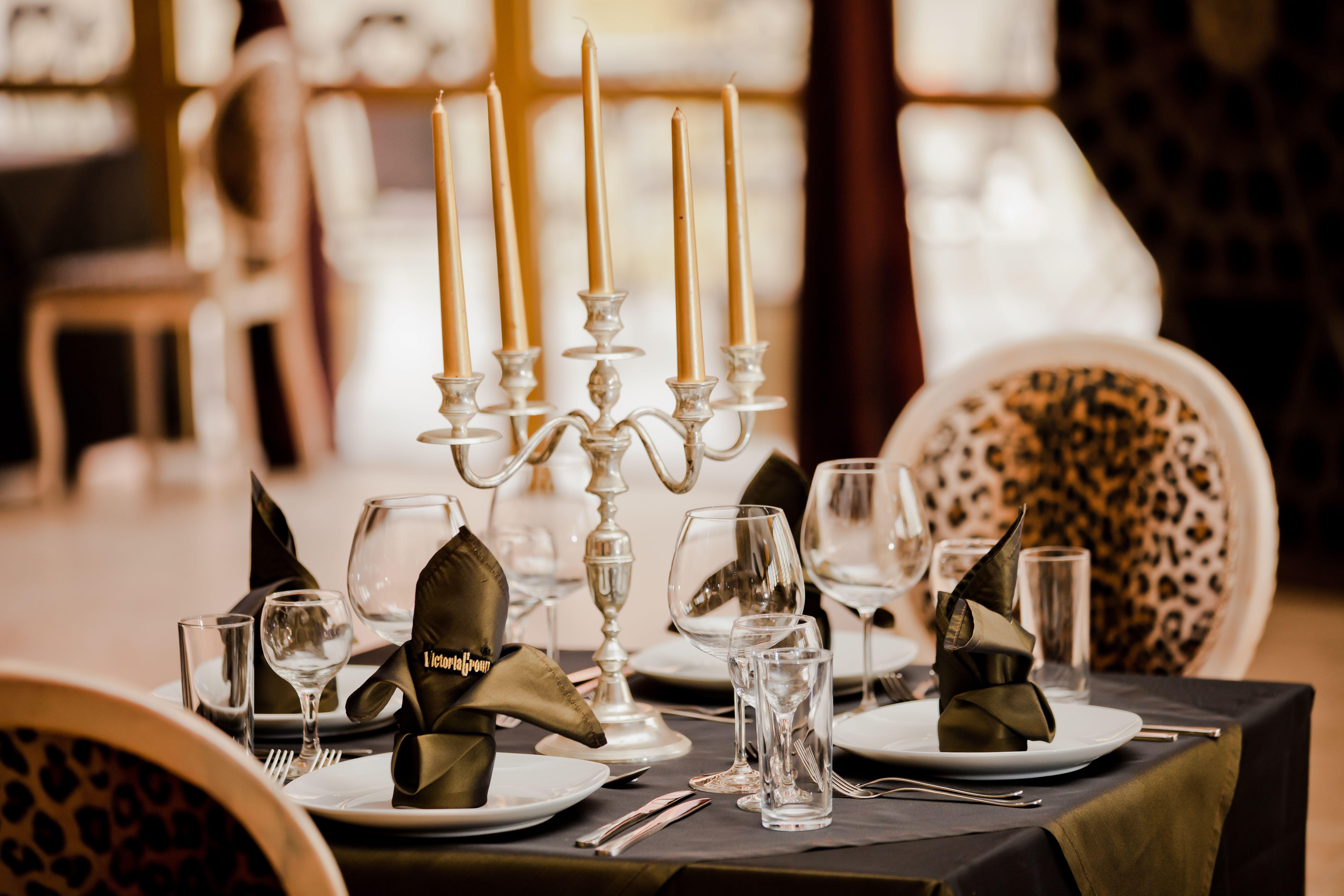 Imperial Palace Hotel サニービーチ エクステリア 写真 A table set for a formal dinner