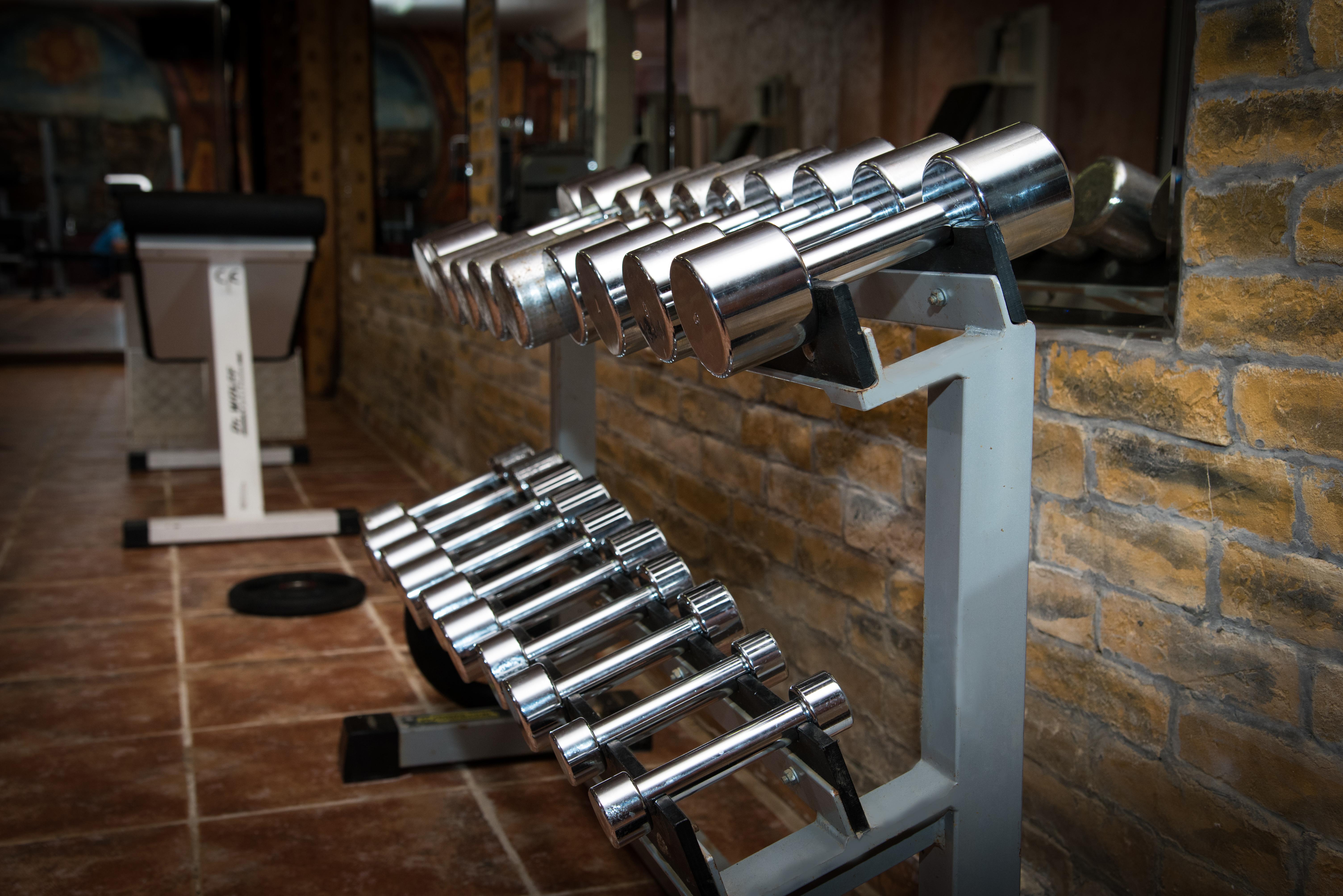 Imperial Palace Hotel サニービーチ エクステリア 写真 Dumbbells on a rack