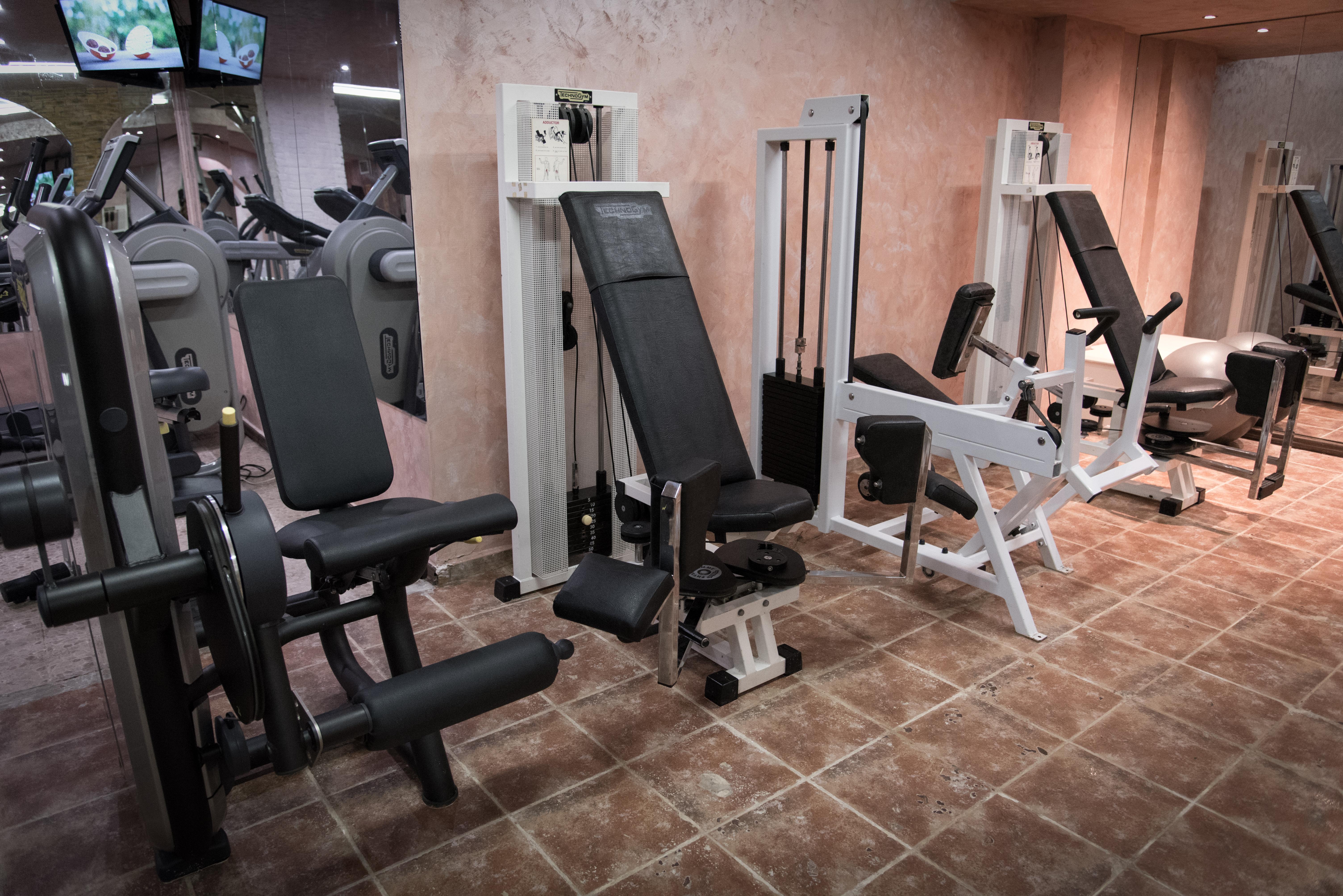 Imperial Palace Hotel サニービーチ エクステリア 写真 Leg extension machine