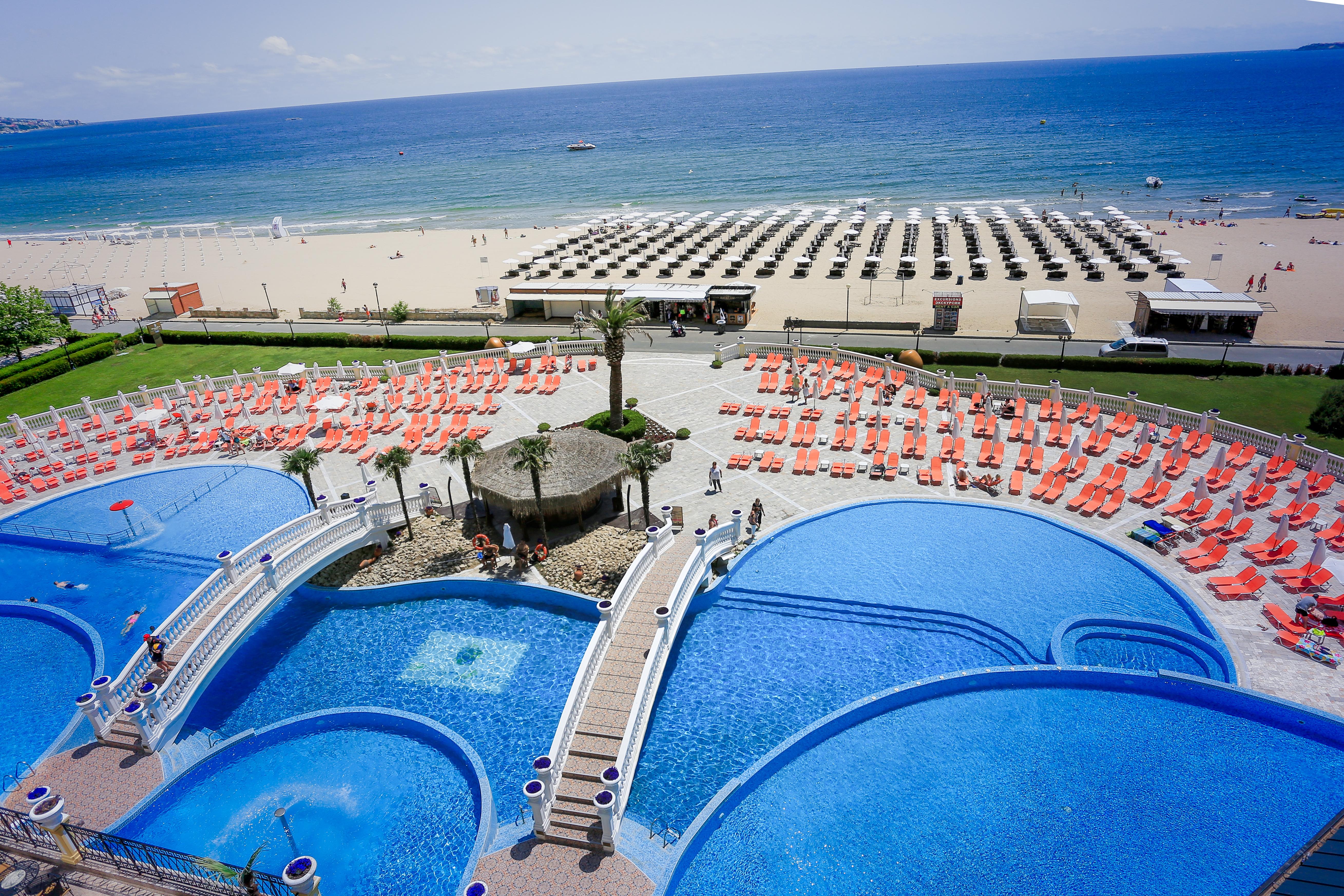 Imperial Palace Hotel サニービーチ エクステリア 写真 The beach at the hotel