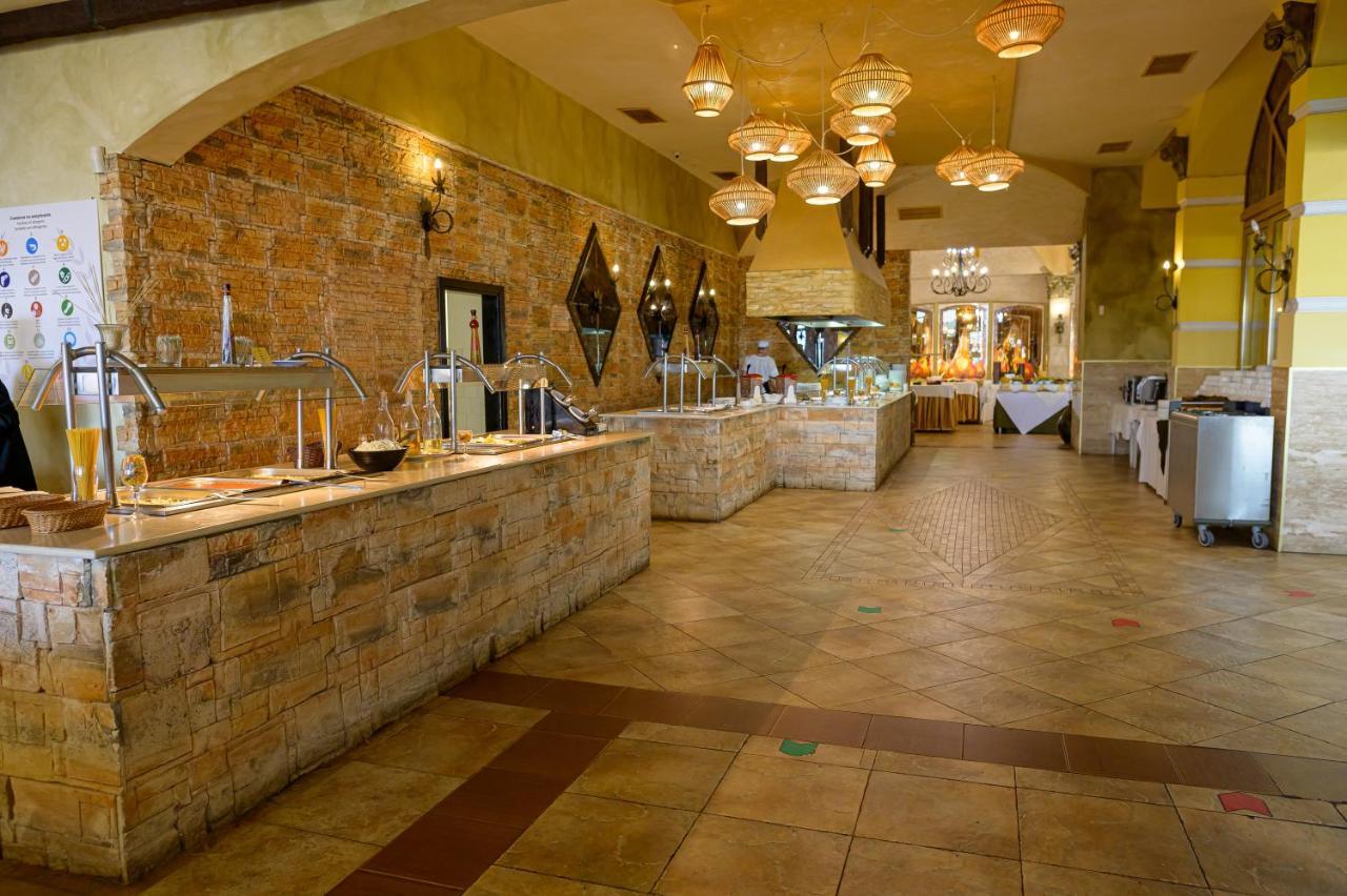 Imperial Palace Hotel サニービーチ エクステリア 写真 The buffet at the Mirage